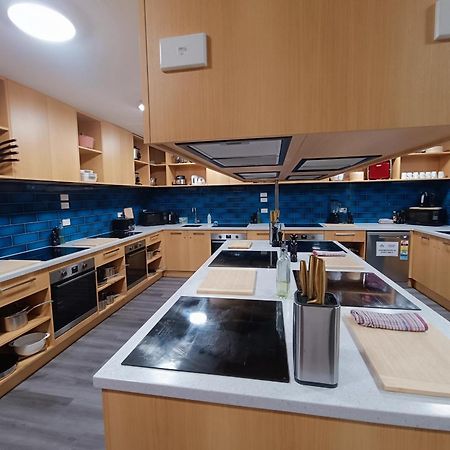 Хостел Urbanz Крайстчерч Екстер'єр фото The kitchen at the International Centre for Culinary Arts